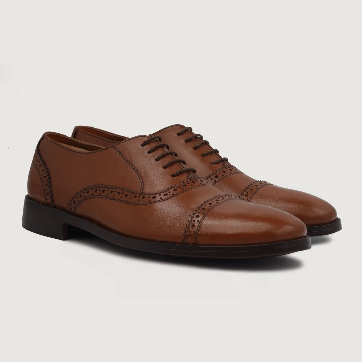 Greyson Brogues Oxford بيج تان أحذية جلدية كلاسيكية رجالي For Men in Tan Full-Grain Leather - عرض جانبي | شراء أونلاين عبر المتجر الرسمي