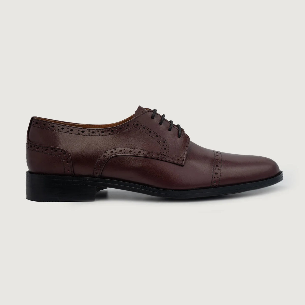 Maroon Full-Grain leather Shoes - بناء غوديير ويلت المتين وتفاصيل مقدمة الحذاء