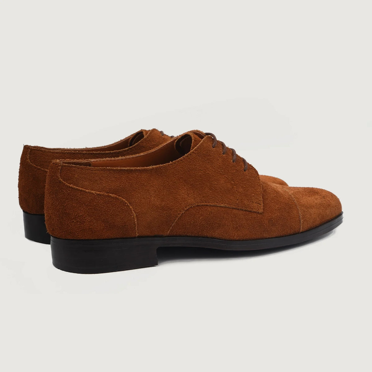 High-Traction Rubber Outsole & Lug Tread Pattern on Attorney Derby بني Suede أحذية جلدية كلاسيكية رجالي For Men