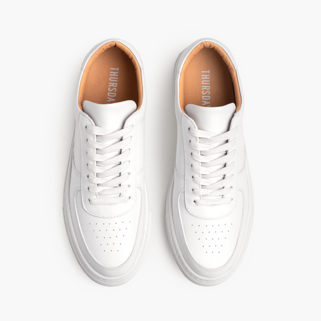 Court Toffee x Off-White Leather Sneakers - دعامة الكعب المقواة وتفاصيل الخياطة المزدوجة الدقيقة