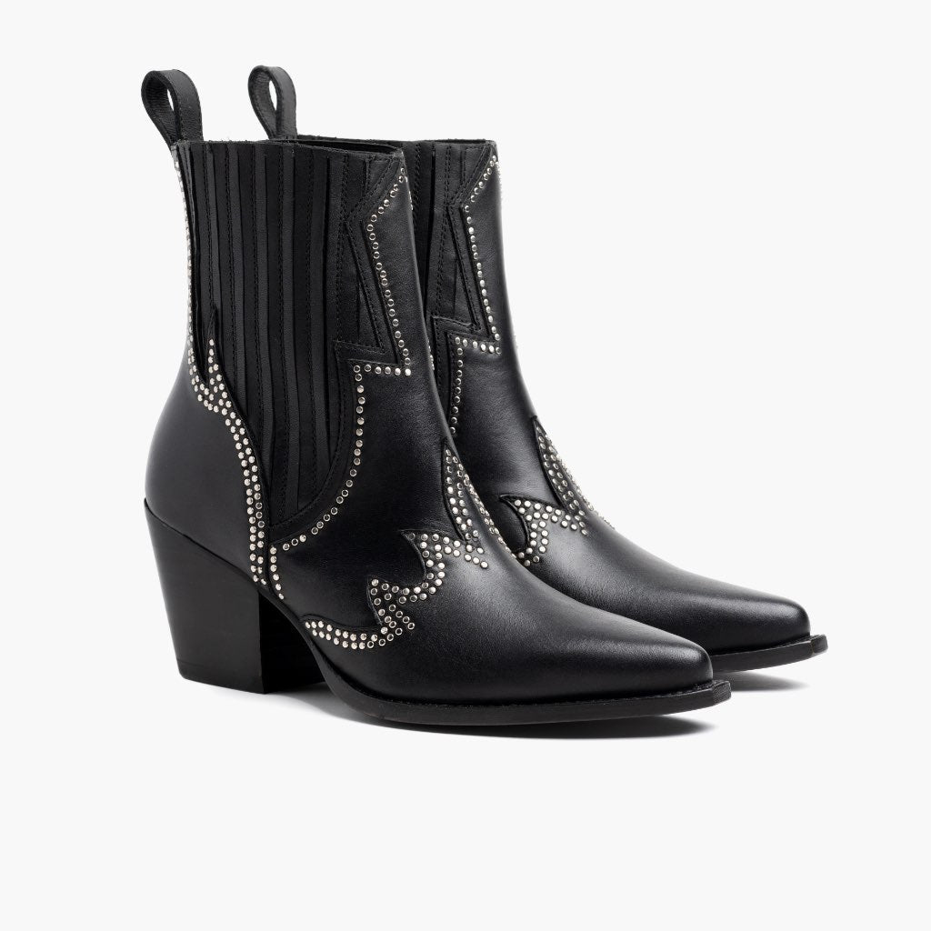 Black Full-Grain leather Boots - بناء غوديير ويلت المتين وتفاصيل مقدمة الحذاء