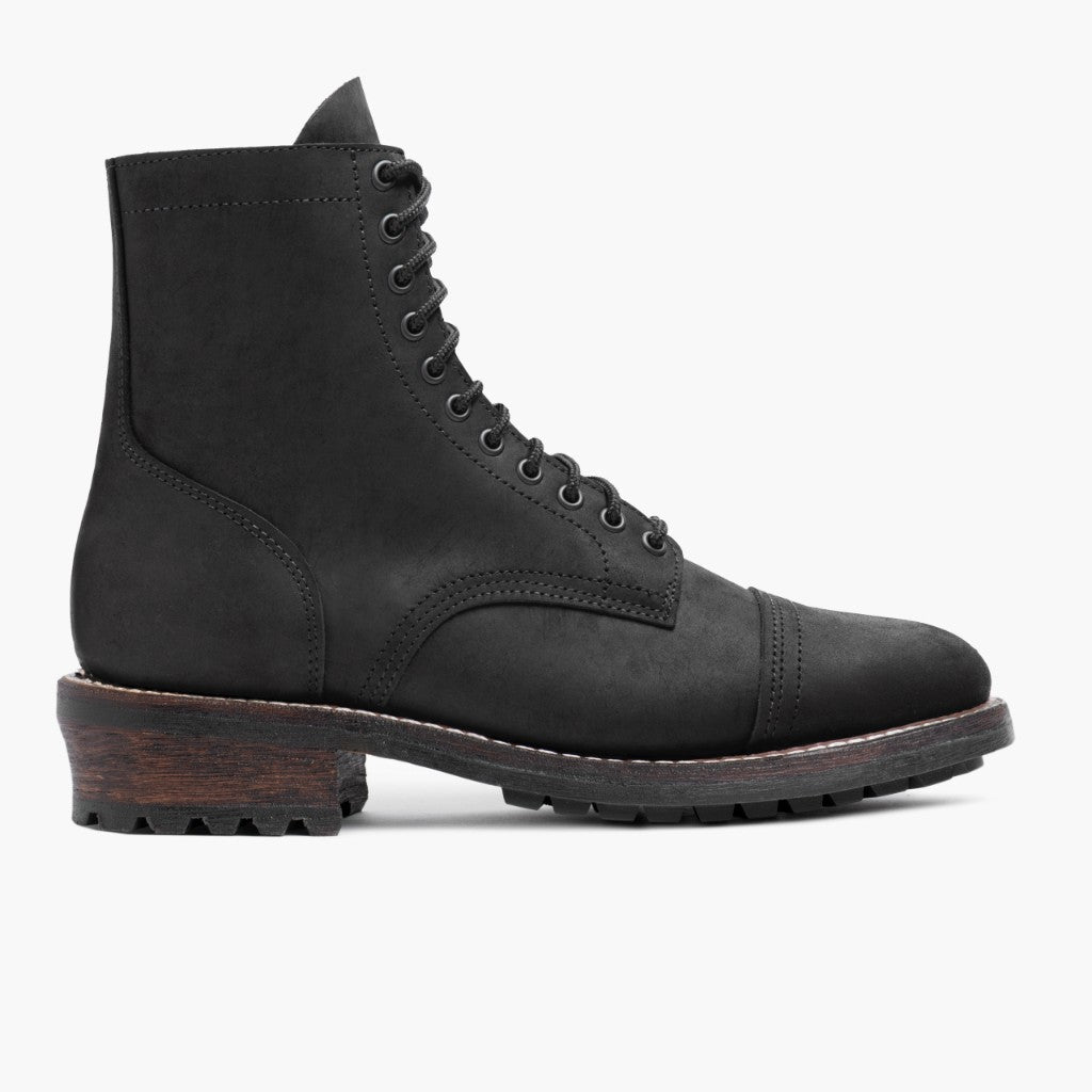 Black Full-Grain leather Boots - بناء غوديير ويلت المتين وتفاصيل مقدمة الحذاء