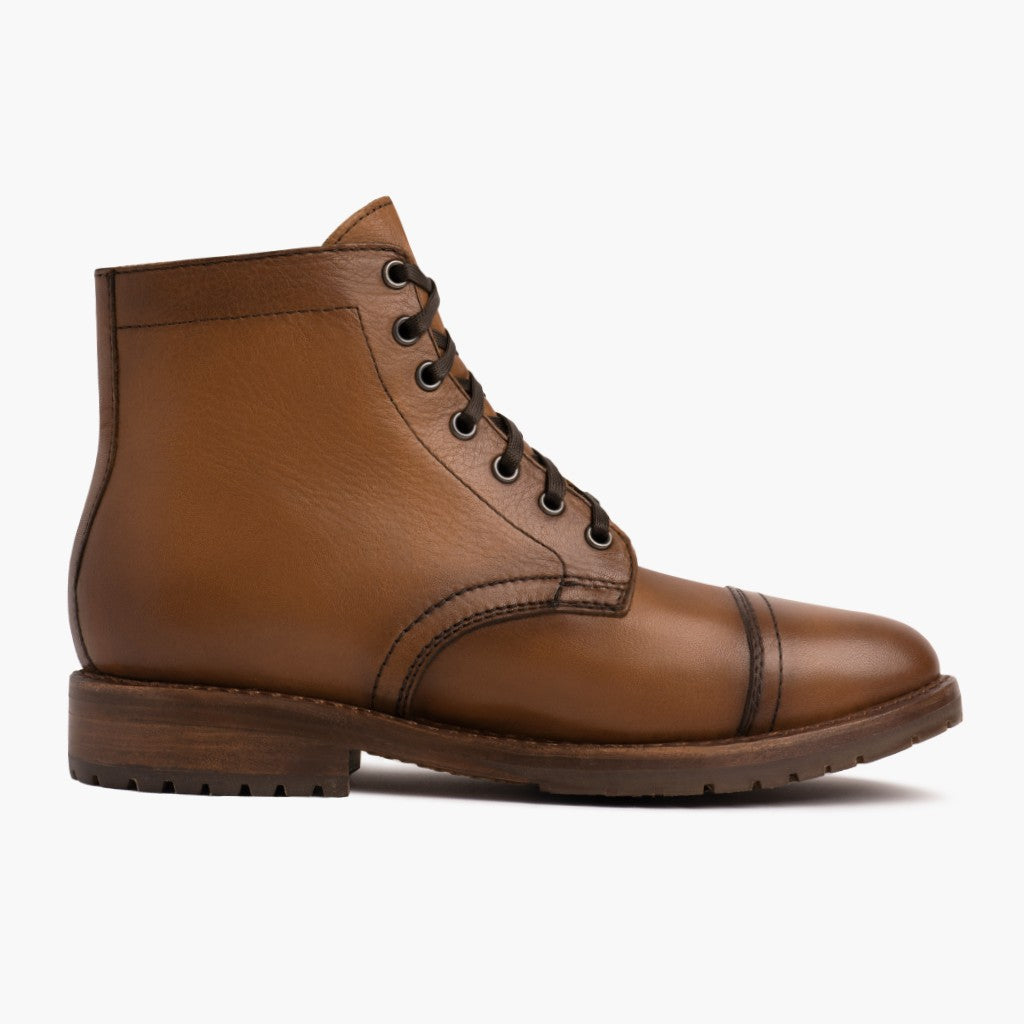 High-Traction Rubber Outsole & Lug Tread Pattern on Major Cuero أحذية بوت جلدية رجالي