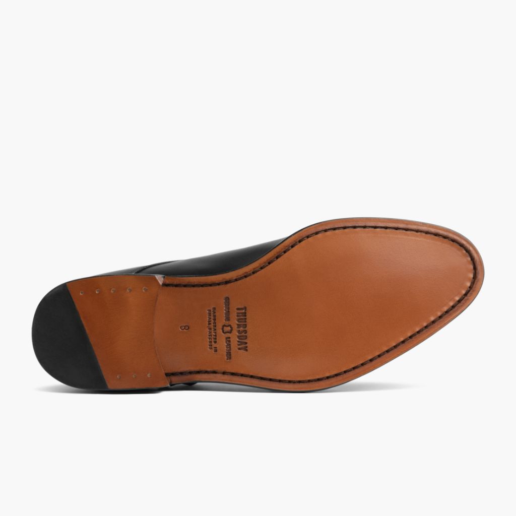 High-Traction Rubber Outsole & Lug Tread Pattern on Saint أسود أحذية لوفر جلدية بدون كعب رجالي For Men