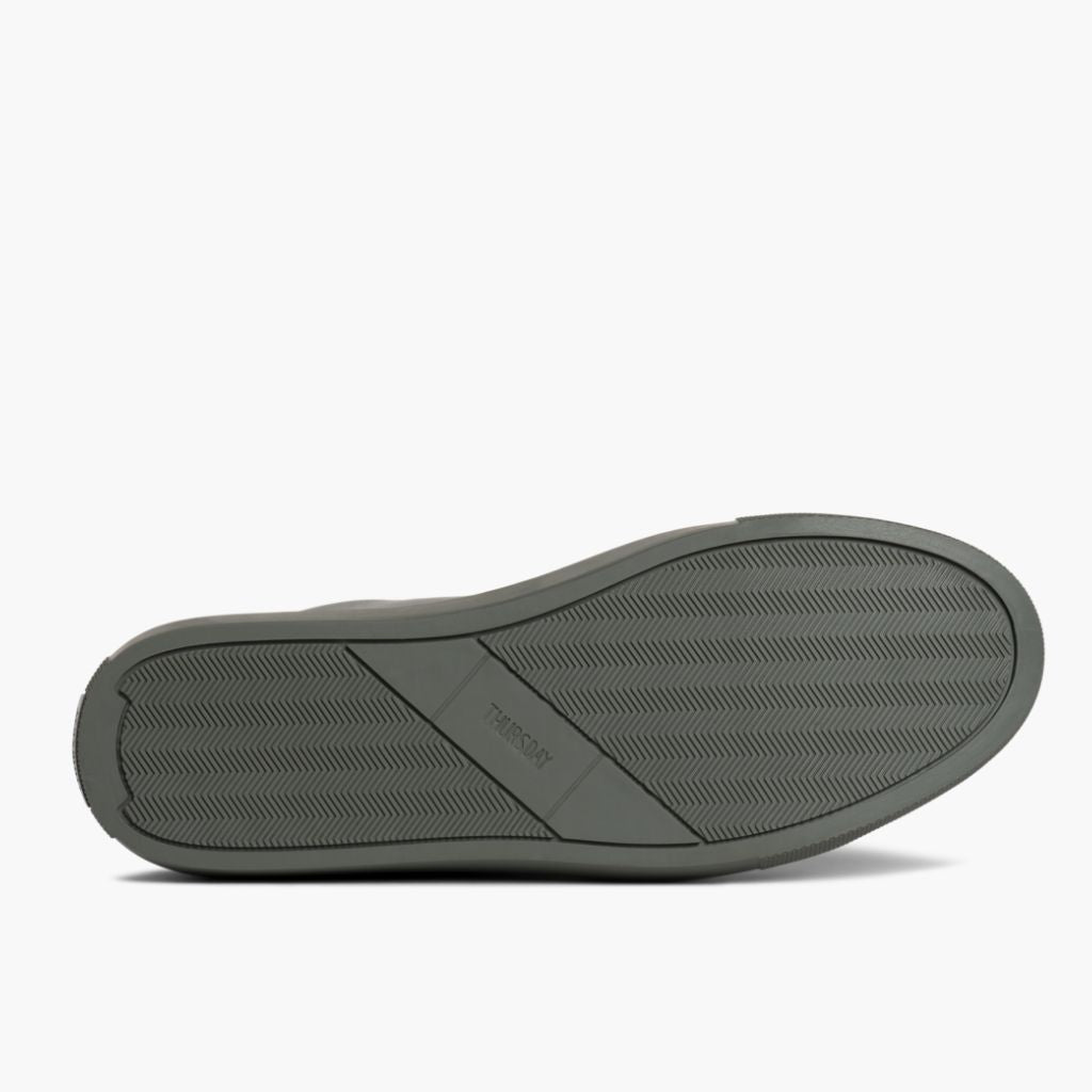 High-Traction Rubber Outsole & Lug Tread Pattern on Premier Low Top Grey سنيكرز جلدي كاجوال رجالي For Men