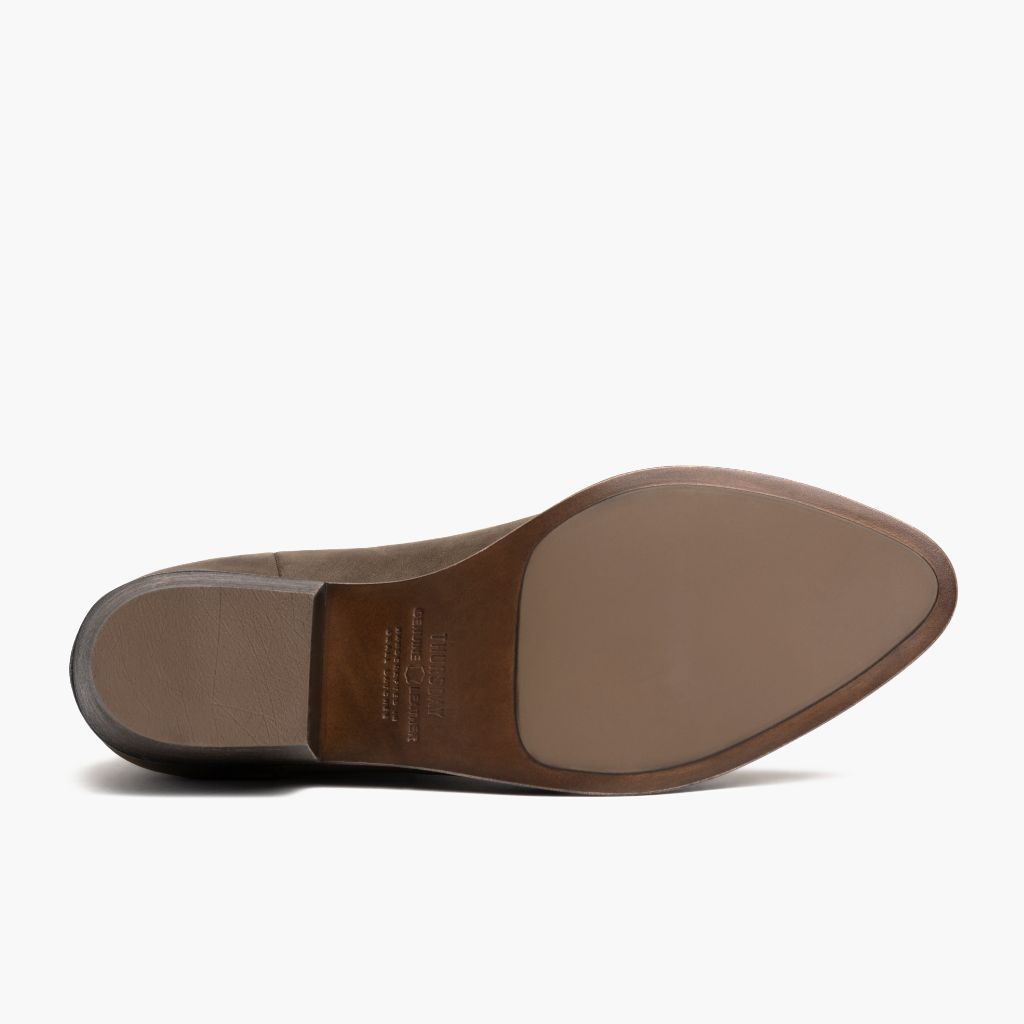 High-Traction Rubber Outsole & Lug Tread Pattern on Dreamer Bootie Tobacco أحذية بوت جلدية نسائي