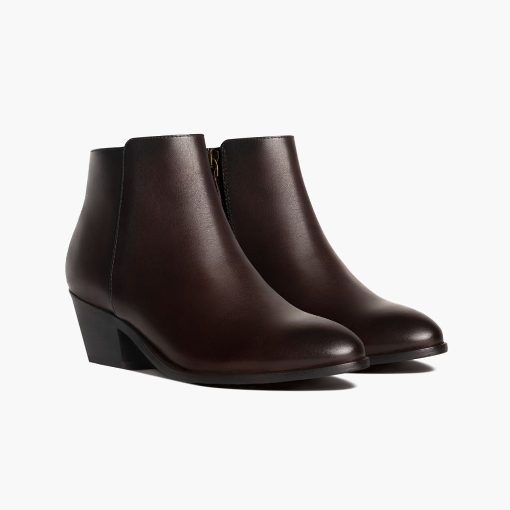 Classic Full-Grain leather Boots - بناء غوديير ويلت المتين وتفاصيل مقدمة الحذاء