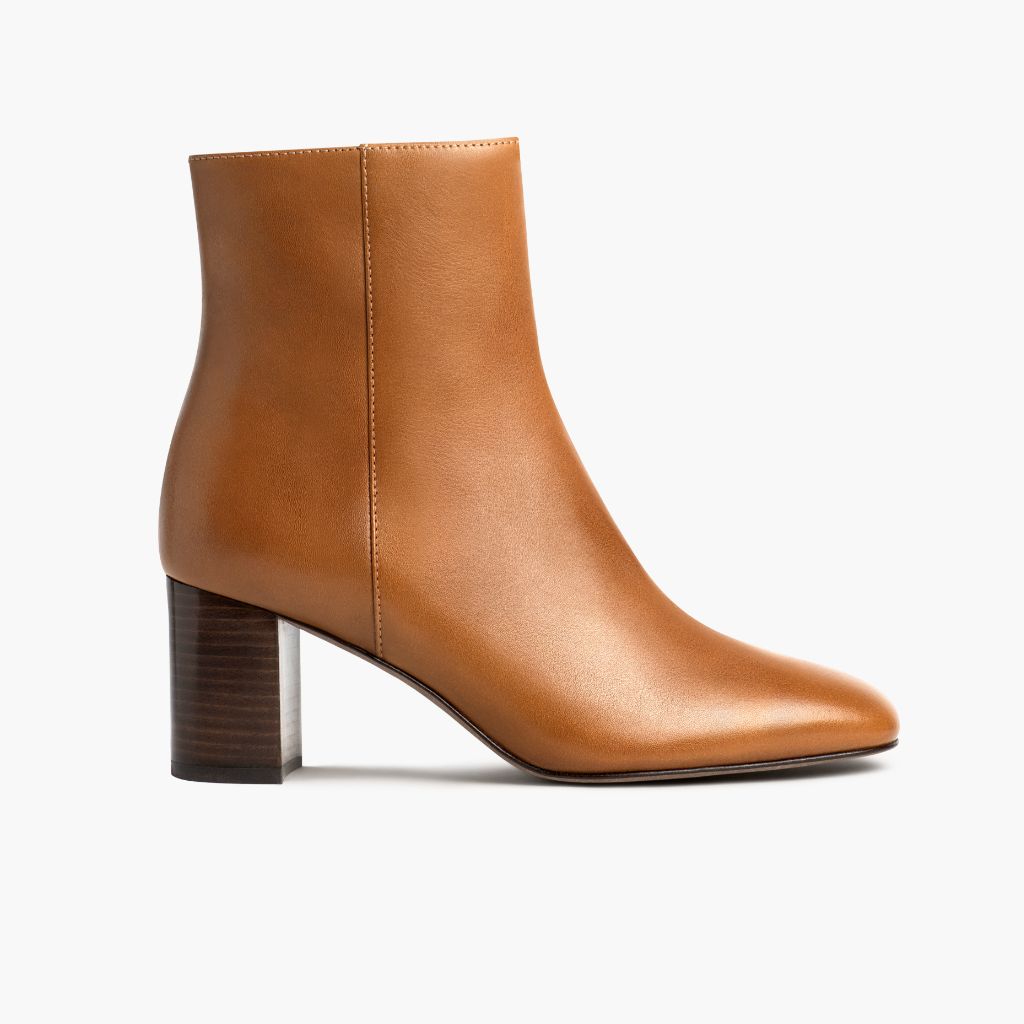 High Standard Toffee أحذية بوت جلدية نسائي in Tan Full-Grain Leather - عرض جانبي | شراء أونلاين عبر المتجر الرسمي
