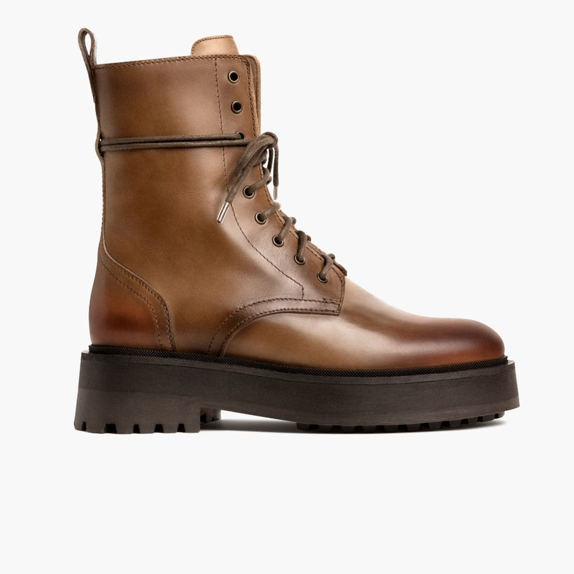 Quest Natural Leather Boots نسائي