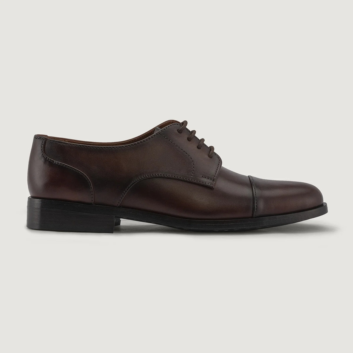 Burnished Brown Full-Grain leather Shoes - بناء غوديير ويلت المتين وتفاصيل مقدمة الحذاء