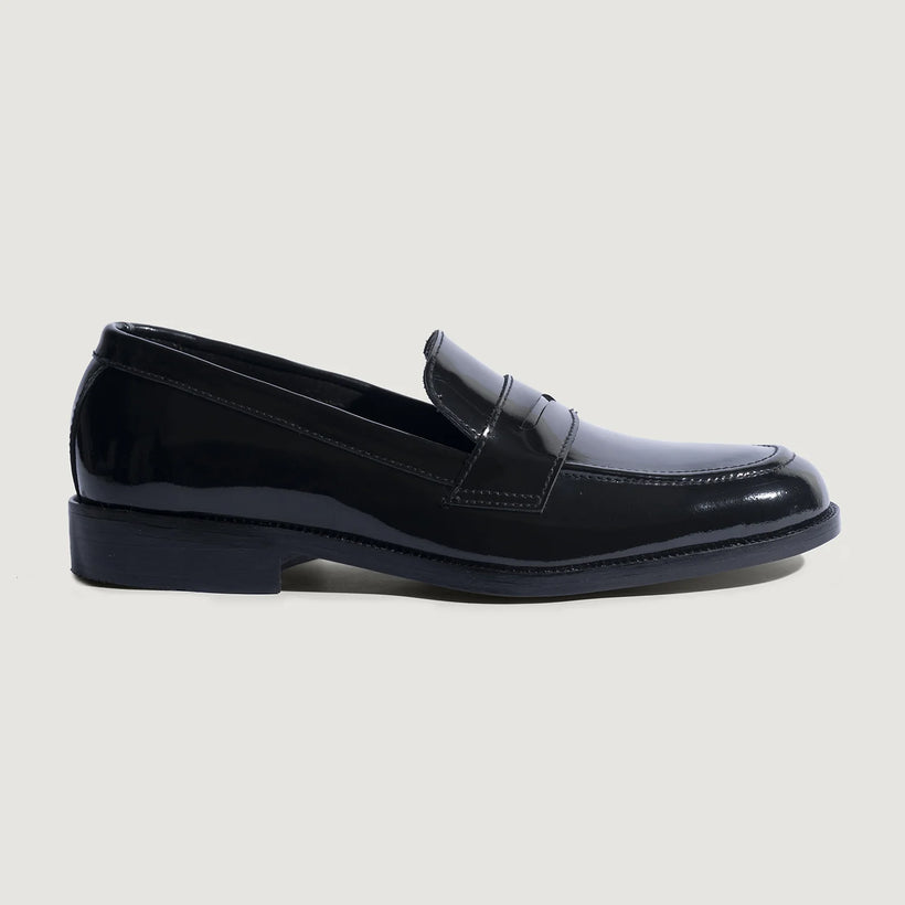 Baxton أسود Patent Leather Loafers رجالي