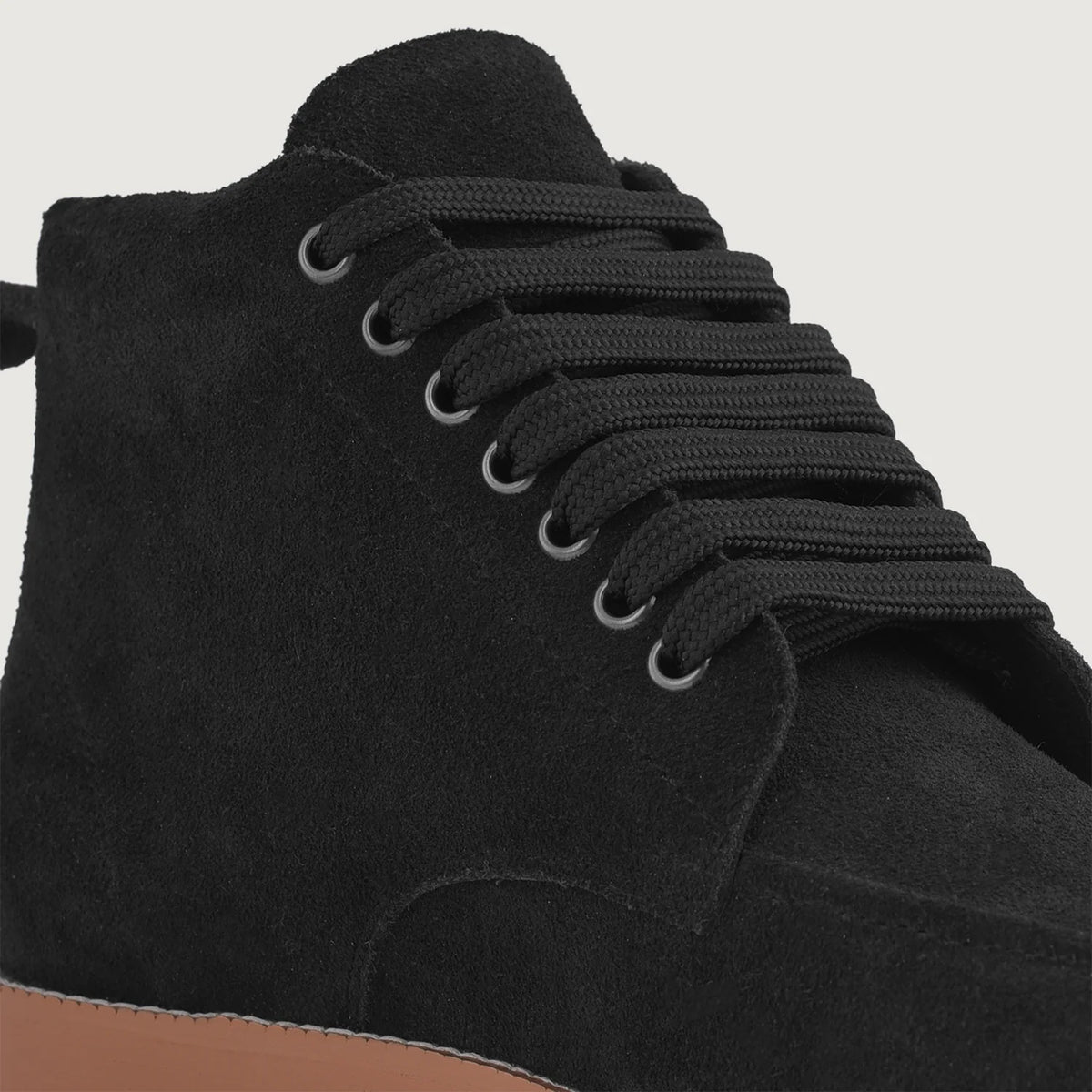High-Traction Rubber Outsole & Lug Tread Pattern on Bearman أحذية بوت جلدية رجالي