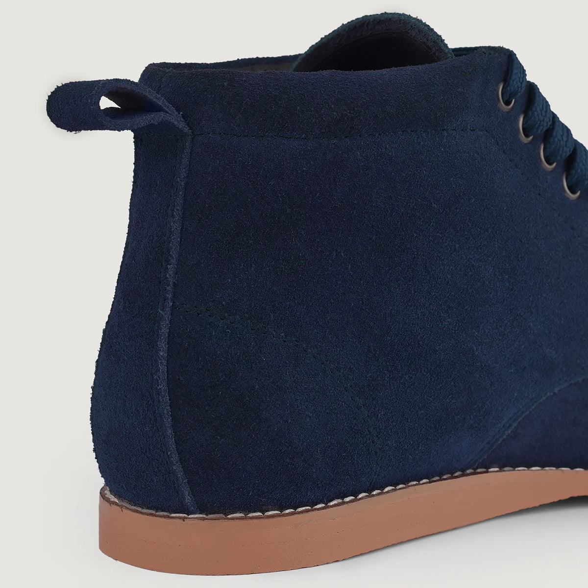 High-Traction Rubber Outsole & Lug Tread Pattern on Bearman أحذية بوت جلدية رجالي