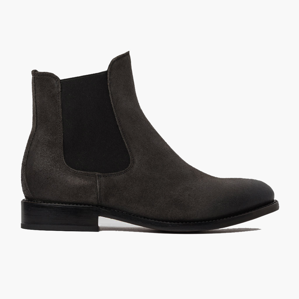 Grey Full-Grain leather Boots - بناء غوديير ويلت المتين وتفاصيل مقدمة الحذاء