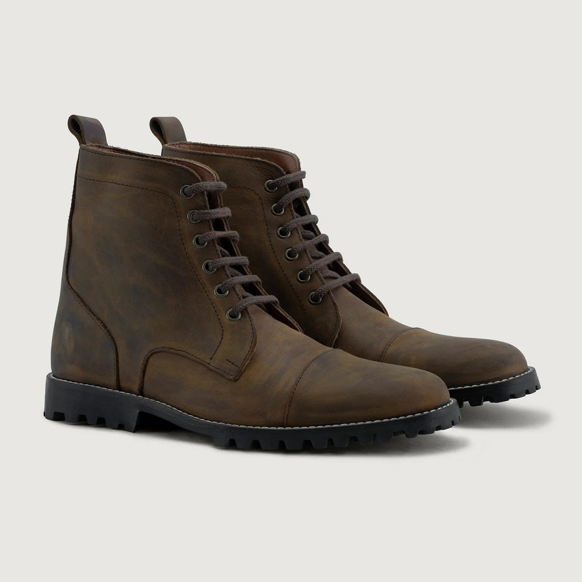 Knight Derby Burnt Copper Pullup أحذية بوت جلدية - TerraGrip رجالي in Burnt Copper Full-Grain Leather - عرض جانبي | شراء أونلاين عبر المتجر الرسمي