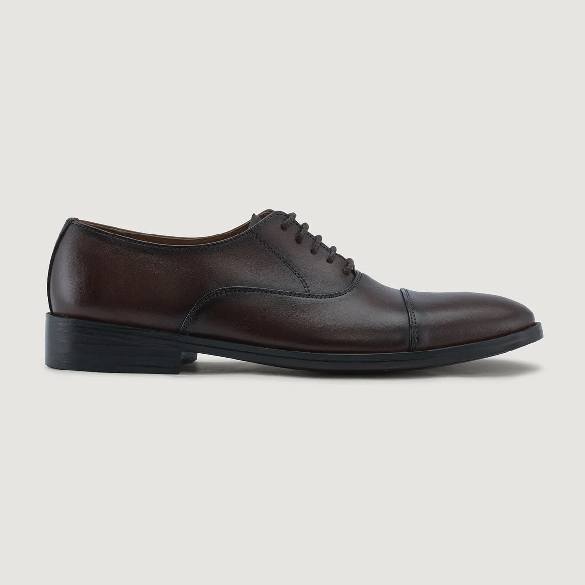 Burnished Brown Full-Grain leather Shoes - بناء غوديير ويلت المتين وتفاصيل مقدمة الحذاء