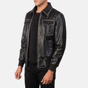 
Black Cowhide Leather Bomber Jacket - عرض خلفي يوضح تفصيل الأكتاف المتقن والحاشية النظيفة