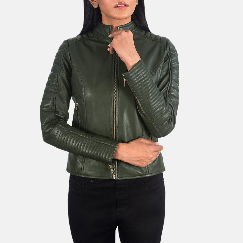 
عرض البطانة الداخلية Showing Quilted Polyester Lining & جيبان داخليان عمليان