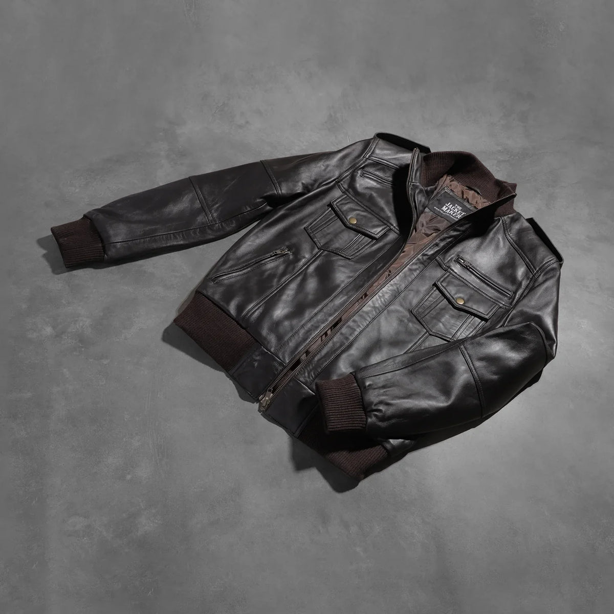 Styled Fit Perspective of Men's Agent Shadow بني جاكيت بومبر جلد رجالي on Model - Natural Daylight Drape