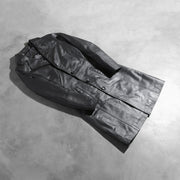 Open Hem &amp; Hem Craftsmanship Construction Detail on Women's Alexis أسود Single Breasted معطف جلد نسائي