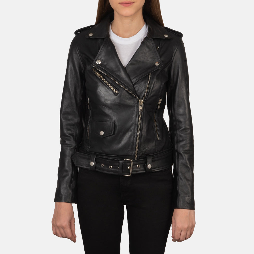 
Alison أسود جاكيت بايكر جلد طبيعي نسائي in Black Cowhide Leather - عرض أمامي وقَصّة مفصلة أنيقة | شراء أونلاين عبر المتجر الرسمي