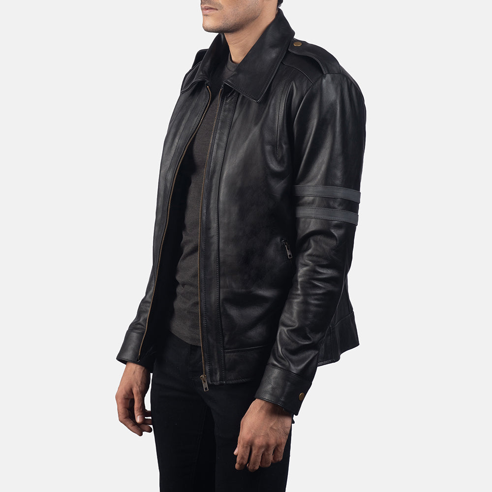 
Black Cowhide Leather Biker Jacket - عرض خلفي يوضح تفصيل الأكتاف المتقن والحاشية النظيفة