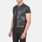 
Black Sheepskin Leather Biker Jacket - عرض خلفي يوضح تفصيل الأكتاف المتقن والحاشية النظيفة