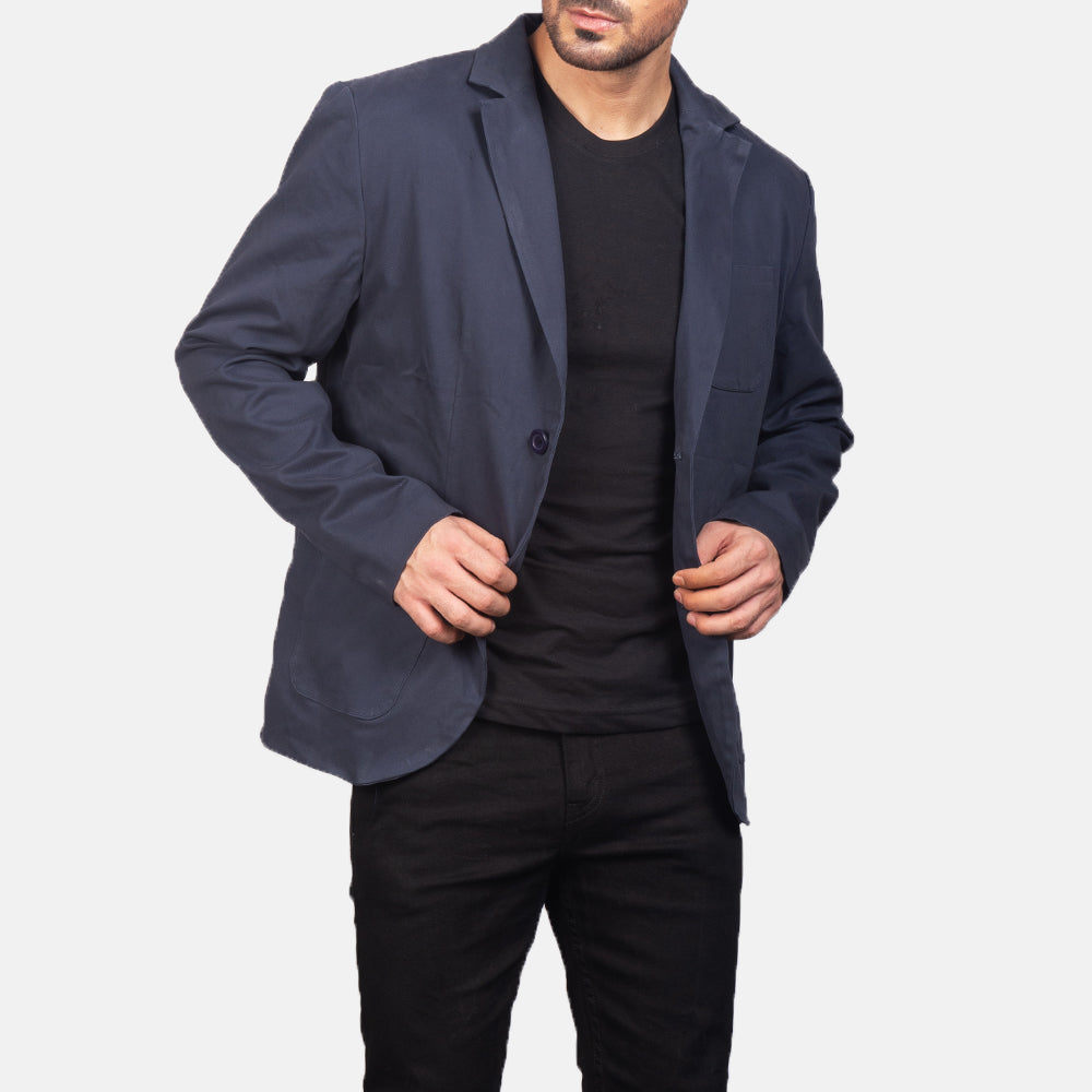 
Navy Blue Poly-Cotton Leather Blazer - عرض خلفي يوضح تفصيل الأكتاف المتقن والحاشية النظيفة