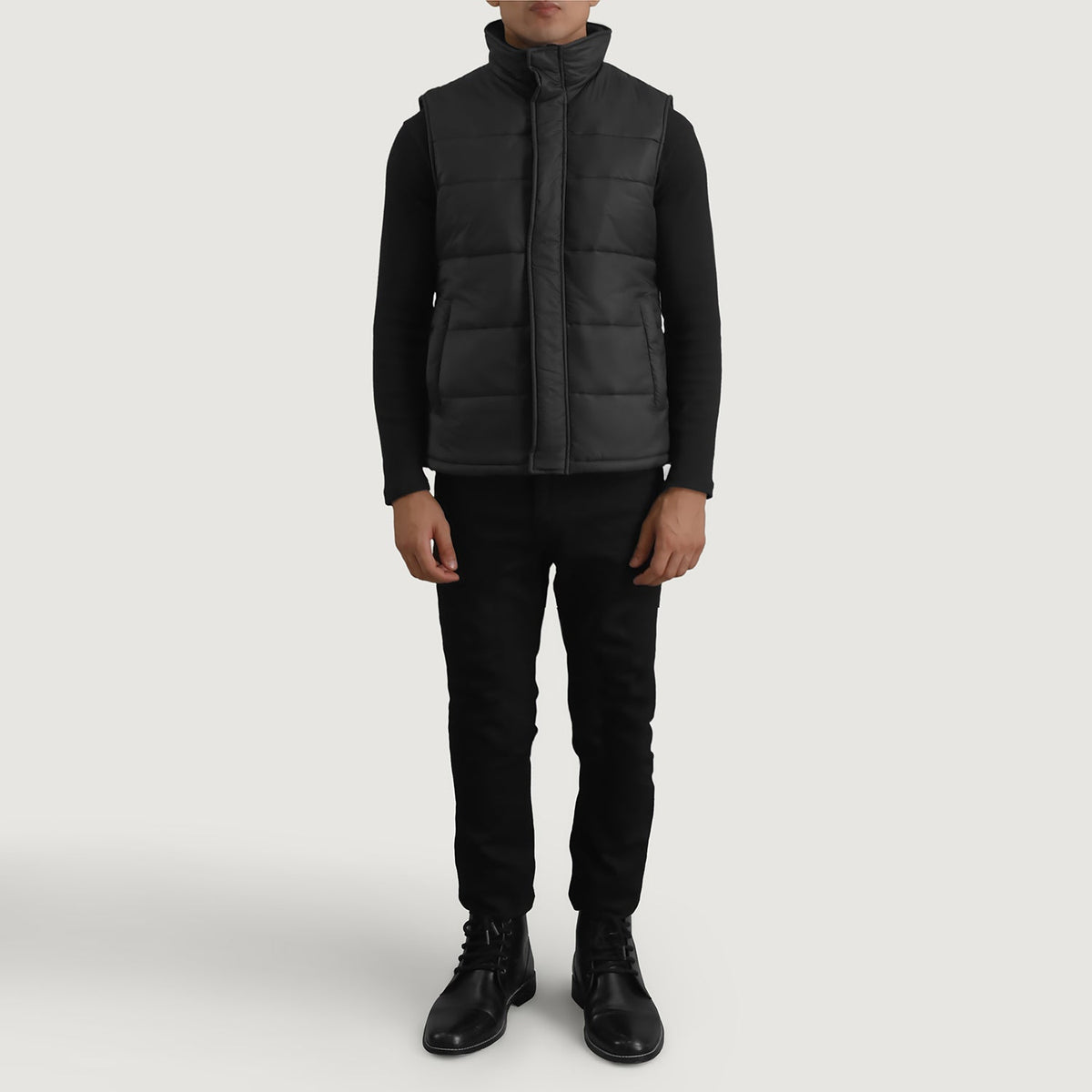 Bryan أسود Puffer Vest رجالي - Lateral Side Profile View Showing Sleeve Cut &amp; Athletic Taper Fit