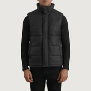 Close-Up Detail of Classic Collar &amp; Zipper With Placket Hardware on Bryan أسود Puffer Vest رجالي