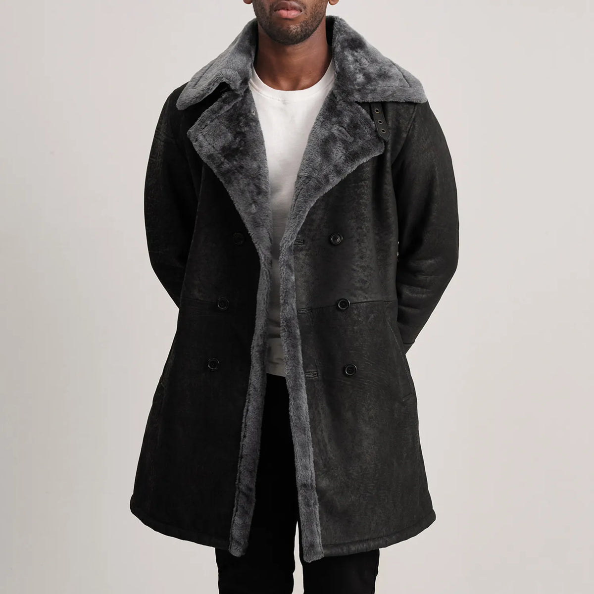 
Charles Brown Suede Leather Shearling Double-Breasted Coat in Brown Goatskin Suede - عرض أمامي وقَصّة مفصلة أنيقة | شراء أونلاين عبر المتجر الرسمي