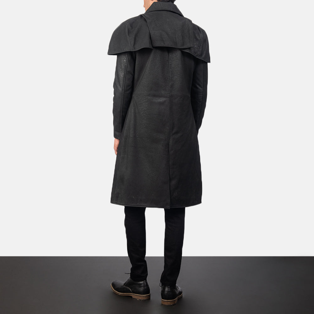 Men's Classic Distressed أسود Leather Duster رجالي - Lateral Side Profile View Showing Sleeve Cut &amp; Athletic Taper Fit