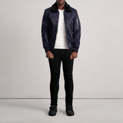 
تفاصيل مقربة of Removable faux fur collar & Zipper Hardware on Clyde B-15 أزرق جاكيت بومبر جلد رجالي