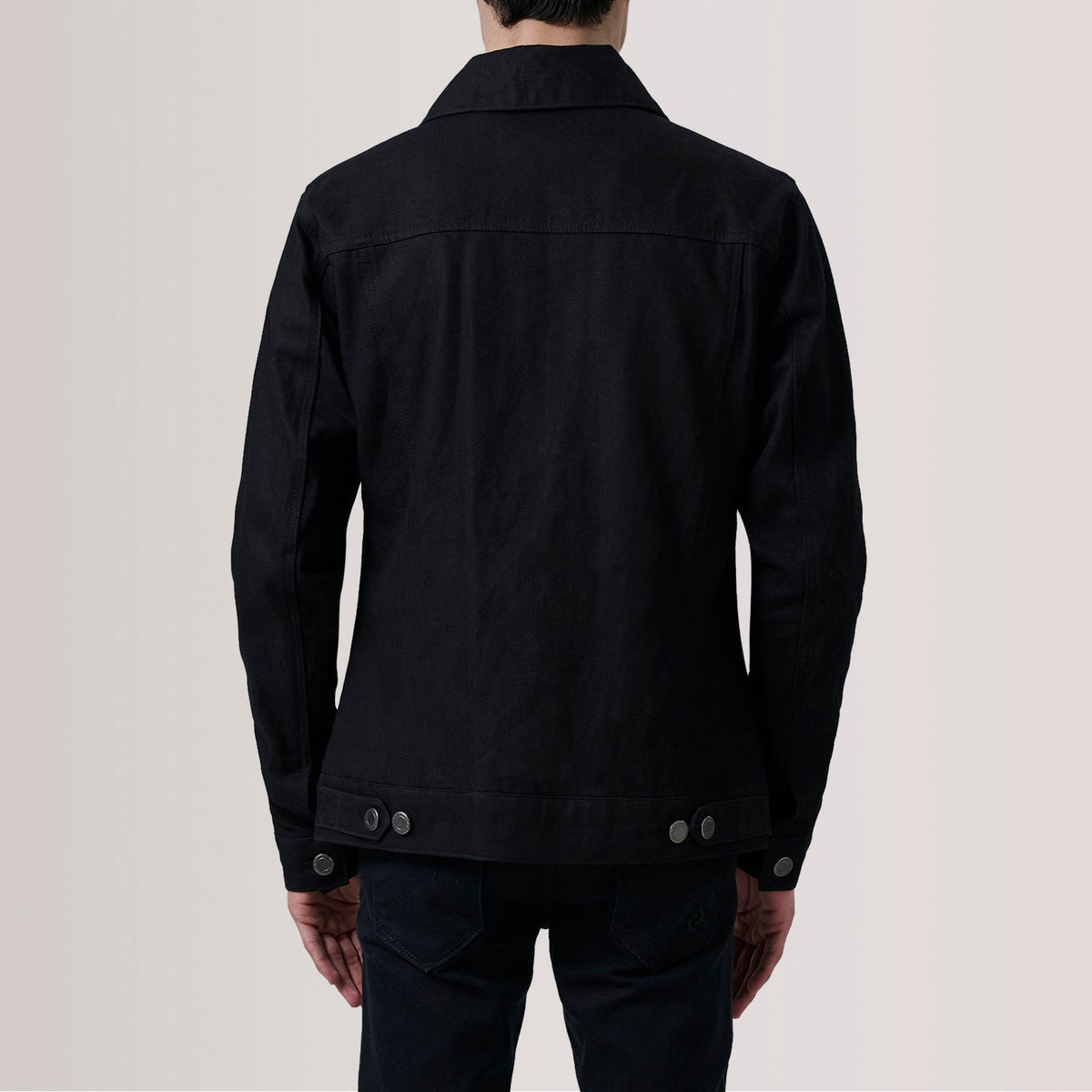 Close-Up Detail of Classic Collar &amp; Heavy-Duty Zipper Hardware on Conard أسود Denim Trucker جاكيت جلد رجالي For Men