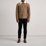 
Dallis Snuffed Brown Shearling Trucker Jacket - عرض جانبي يوضح قَصّة الأكمام المريحة