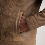 
عرض البطانة الداخلية Showing Fully Faux Fur Lined & جيبان داخليان عمليان