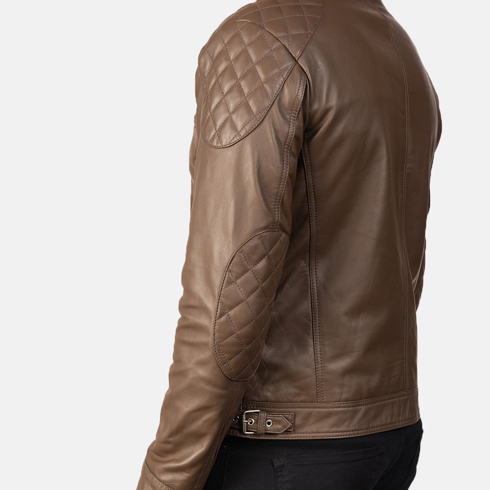 
عرض البطانة الداخلية Showing Quilted Polyester Lining & جيبان داخليان عمليان