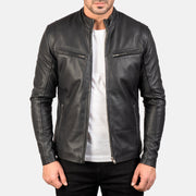 
Ionic Black Leather Jacket in Black Sheepskin Leather - عرض أمامي وقَصّة مفصلة أنيقة | شراء أونلاين عبر المتجر الرسمي