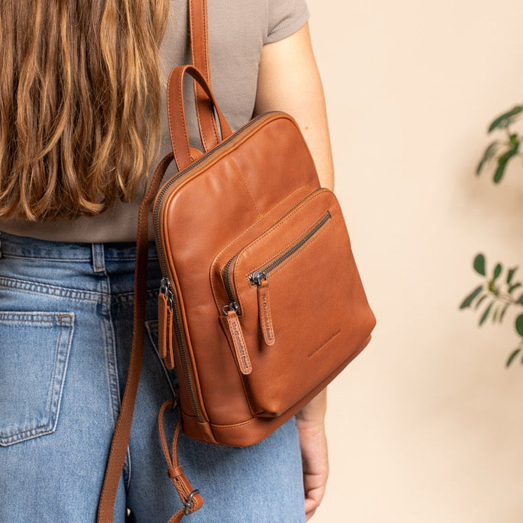 Floran Full-Grain Leather Backpack نسائي – alternate product view 2