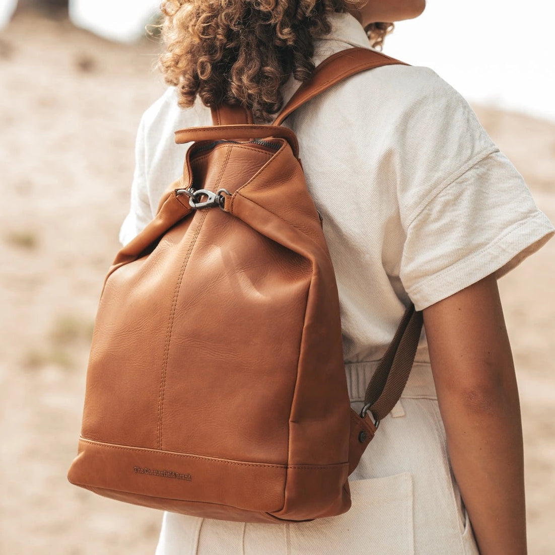 Manchester Full-Grain Leather Backpack نسائي – alternate product view 2