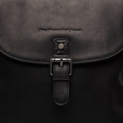 Vermont Full-Grain Leather Backpack نسائي - Structured Side Profile Showing Gusset Depth &amp; Expansion Capacity