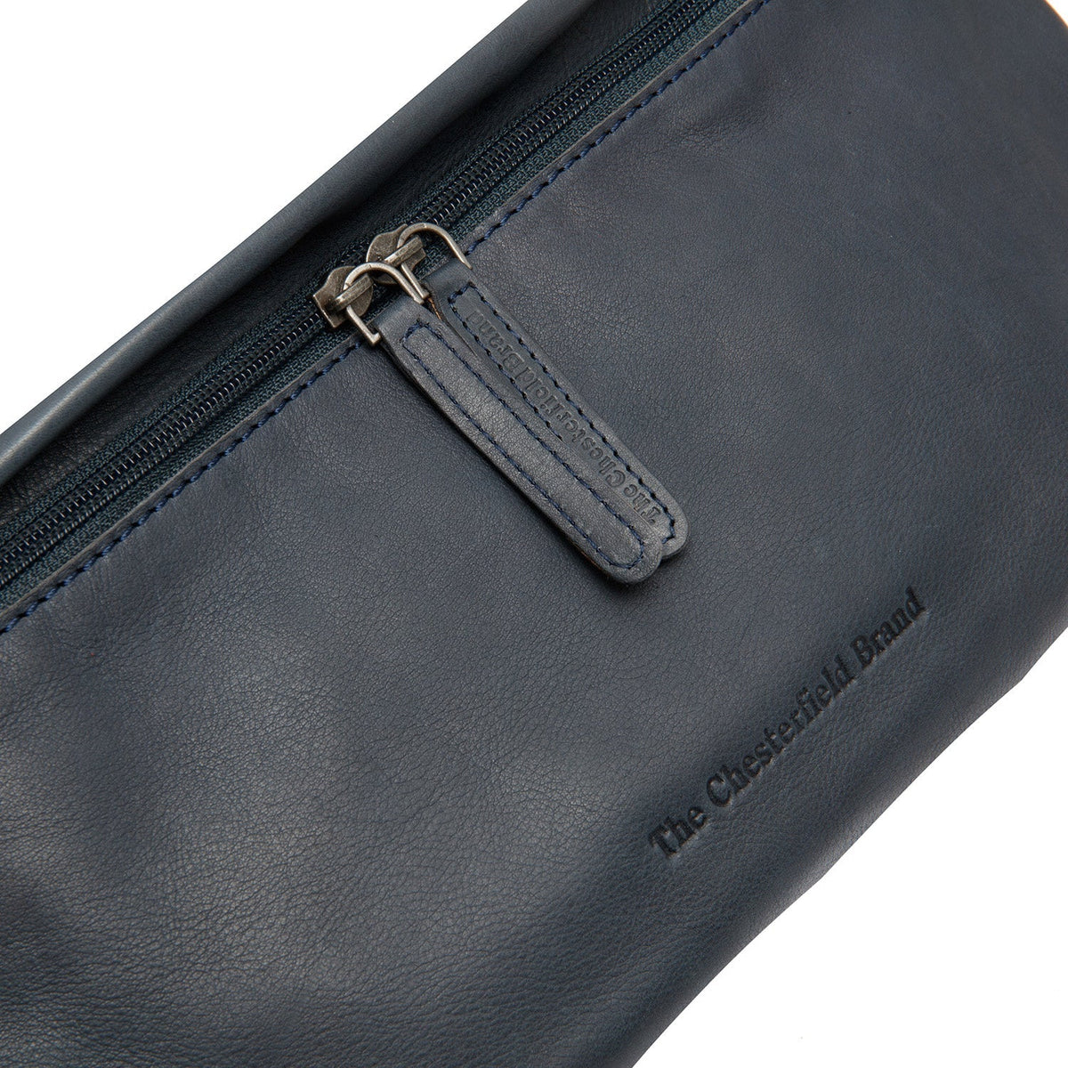 
Classic 100% Full-Grain leather Bag - عرض خلفي يوضح أحزمة الجلد المقواة والخياطة المتقنة