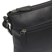 
Classic 100% Full-Grain leather Bag - عرض خلفي يوضح أحزمة الجلد المقواة والخياطة المتقنة