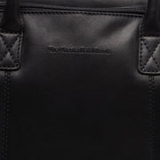 
Classic 100% Full-Grain leather Goods - عرض خلفي يوضح تفصيل الأكتاف المتقن والحاشية النظيفة