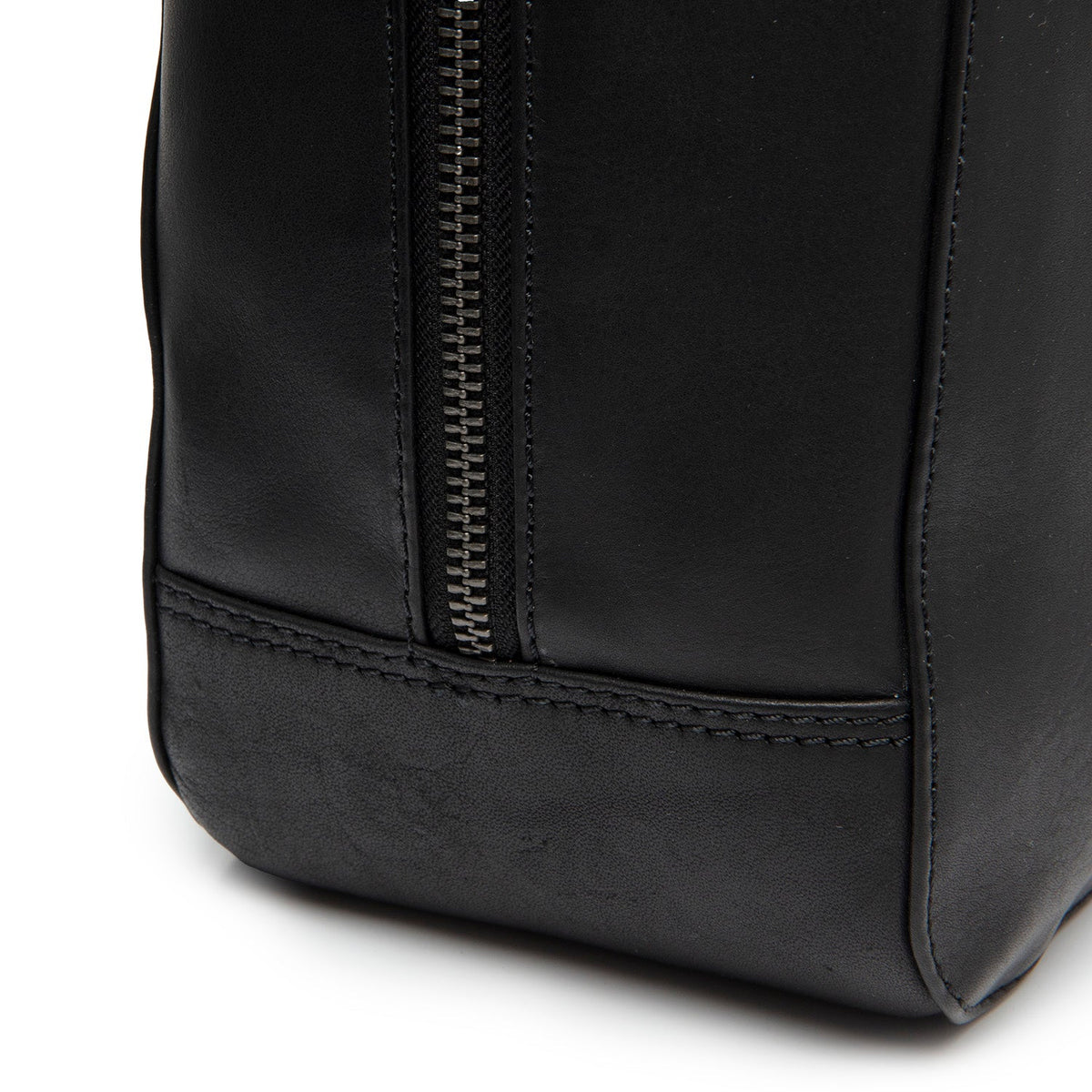 Solvin Full-Grain Leather Handbag نسائي - Lateral Side Profile View Showing Sleeve Cut &amp; Athletic Taper Fit