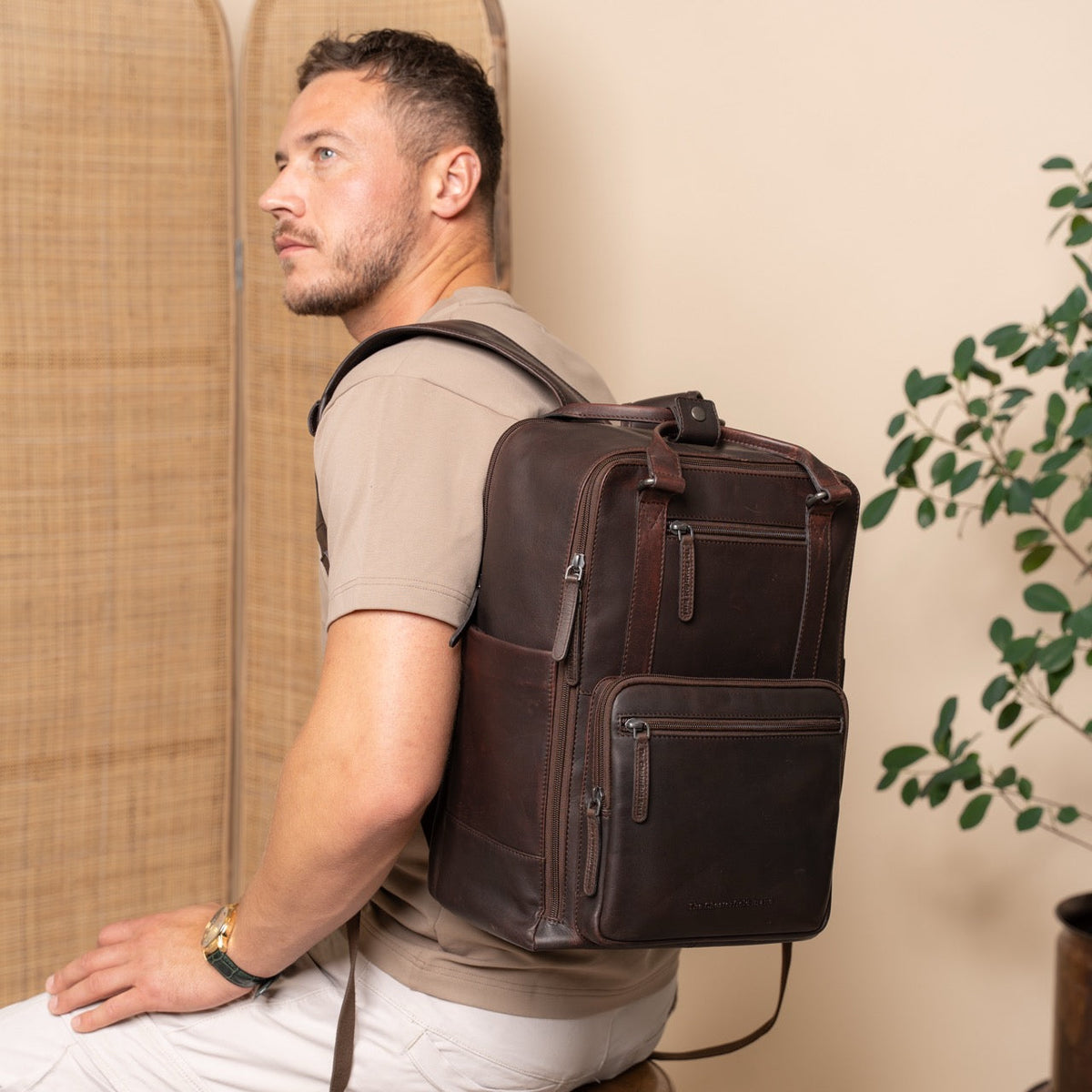 Calden Full-Grain Leather Laptop Backpack نسائي – alternate product view 2