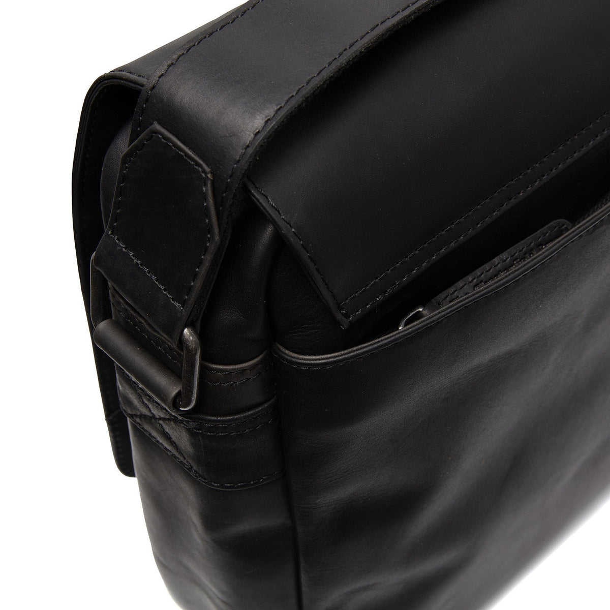 Solid Antique Brass Hardware &amp; Heavy-Duty Dual Zipper Detail on Richard Full-Grain Leather Laptop Bag رجالي
