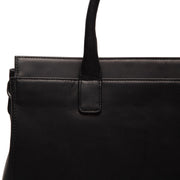
Solid Antique Brass Hardware & Heavy-Duty Dual Zipper Detail on Rivera حقيبة لابتوب جلدية