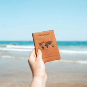 Leather Passport Case نسائي – alternate product view 2
