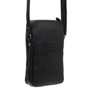 
Tailored Rib Cuffs & Hem Craftsmanship Construction Detail on Alesund جلد طبيعي فل جرين Phone Bag